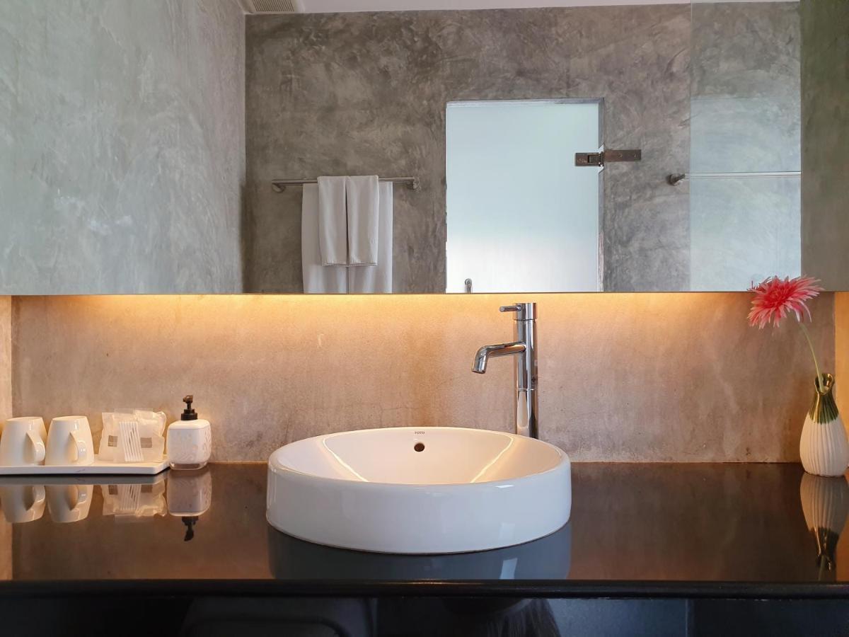 The Sila Boutique Bed & Breakfast Чиангмай Екстериор снимка